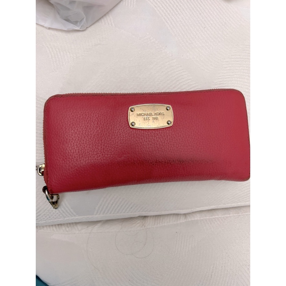 Preloved Micheal Kors wallet